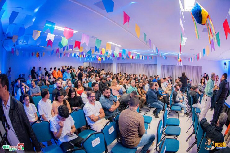 Prefeitura de Eunápolis anuncia atrações e megaestrutura do Pedrão 2025 em coletiva de imprensa 64