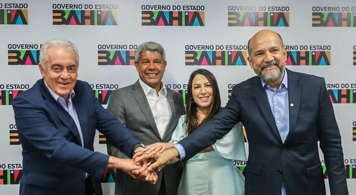 Prefeito Robério Oliveira assina contrato para início das obras de esgotamento sanitário em Eunápolis 6