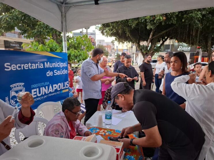 Arraiá da Vacinação contra a gripe foi sucesso em Eunápolis 12