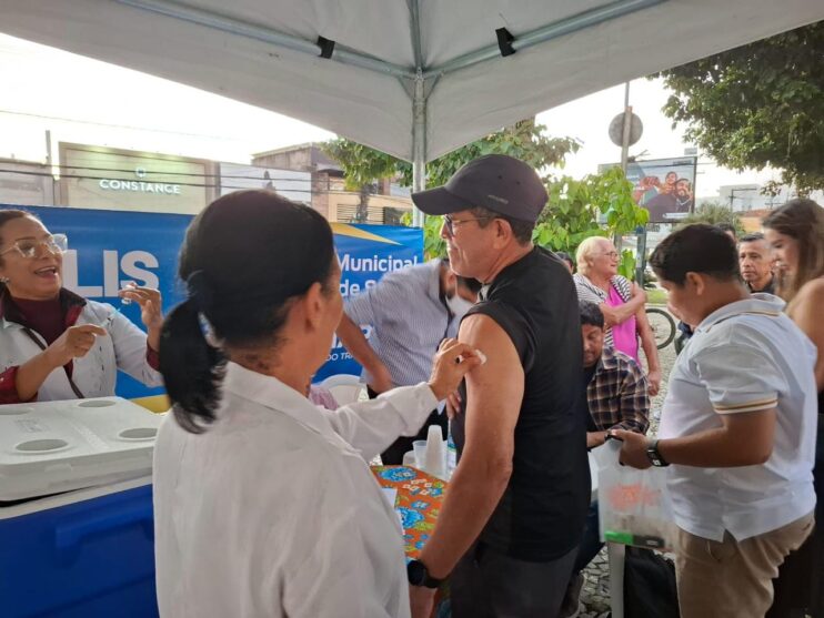 Arraiá da Vacinação contra a gripe foi sucesso em Eunápolis 13