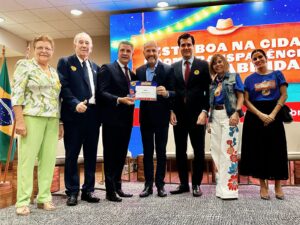 Eunápolis recebe Selo de Transparência nos Festejos Juninos 2025 concedido pelo Ministério Público e Tribunal de Contas do Estado 1