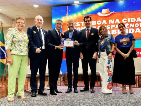 Eunápolis recebe Selo de Transparência nos Festejos Juninos 2025 concedido pelo Ministério Público e Tribunal de Contas do Estado 6