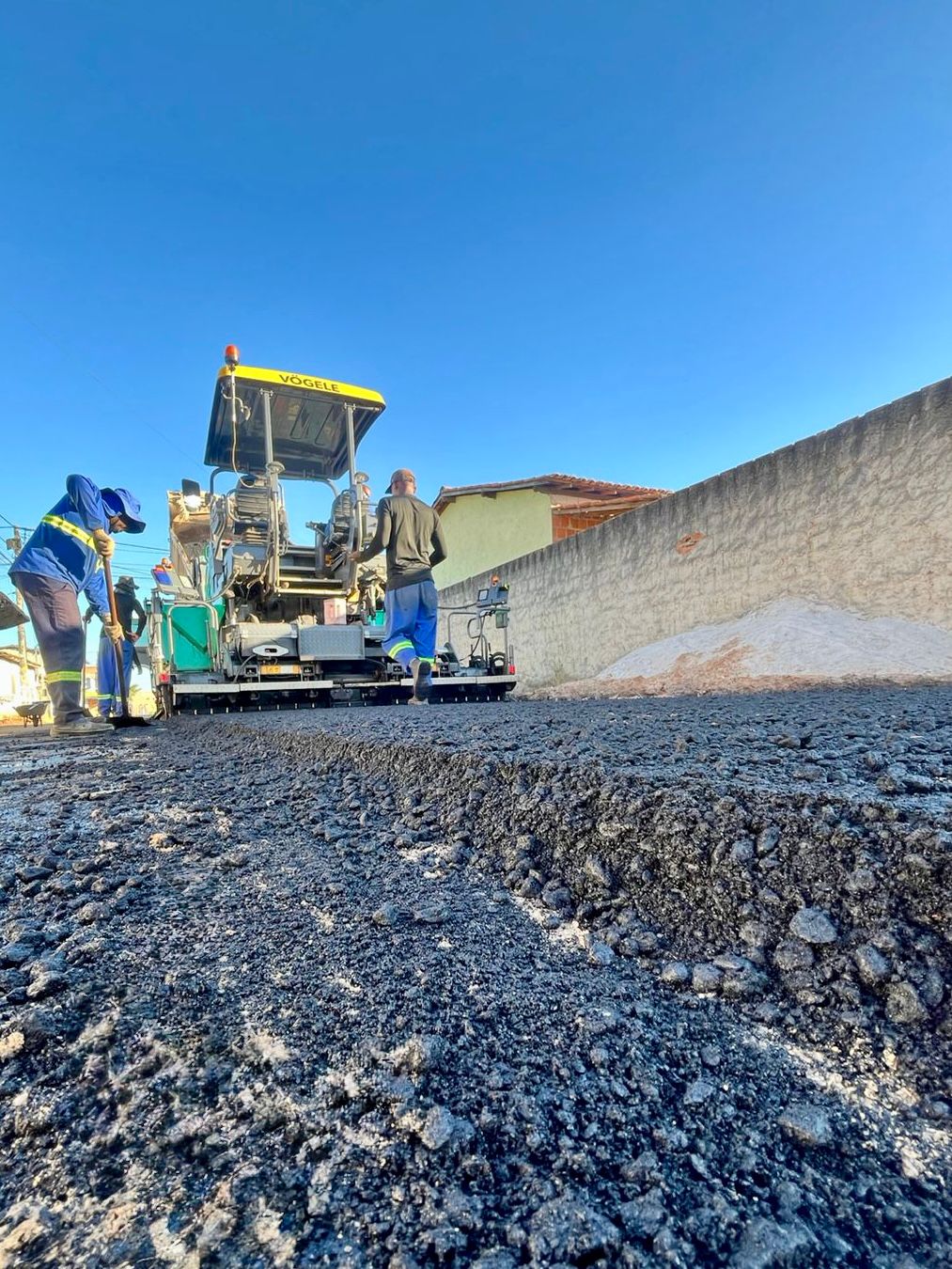 Prefeitura de Eunápolis avança com pavimentação no bairro Vila Olímpica 5