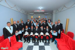 Loja Maçônica O Esquadro celebra iniciação de novos irmãos em noite inesquecível 3