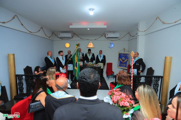 Loja Maçônica O Esquadro celebra iniciação de novos irmãos em noite inesquecível 41