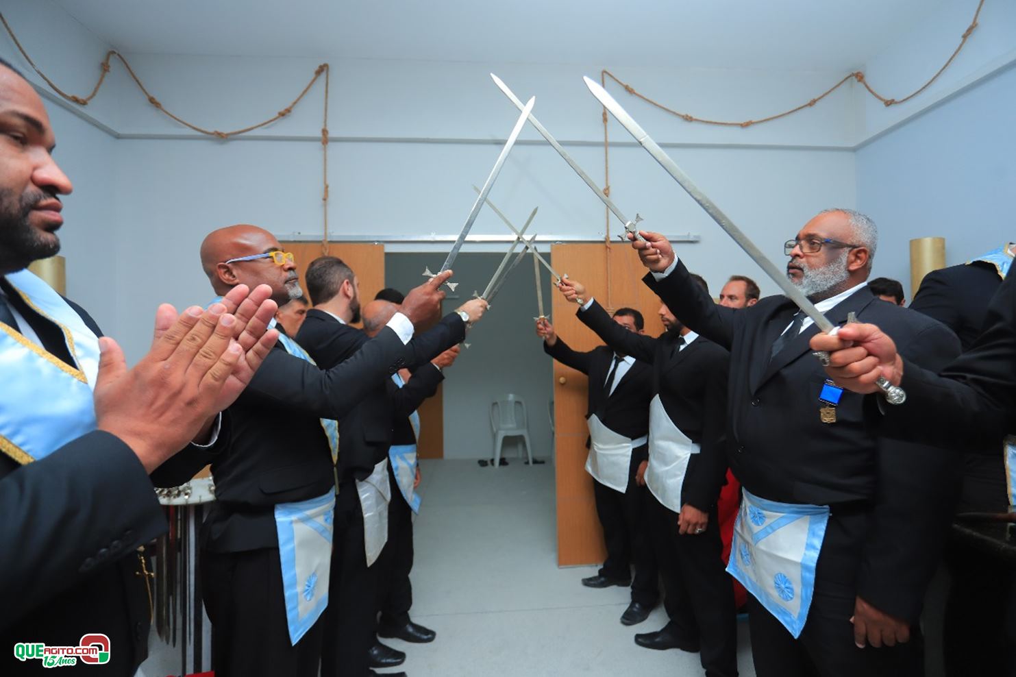 Loja Maçônica O Esquadro celebra iniciação de novos irmãos em noite inesquecível 7