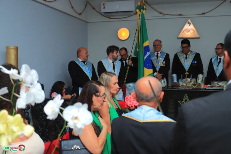 Loja Maçônica O Esquadro celebra iniciação de novos irmãos em noite inesquecível 48