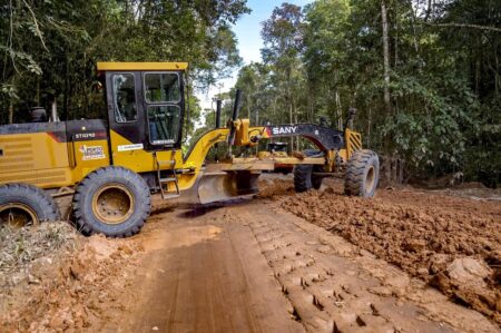 Serviços de recuperação da estrada de Caraíva seguem a todo vapor 211