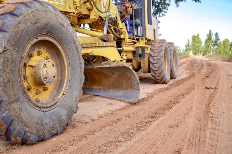 Serviços de recuperação da estrada de Caraíva seguem a todo vapor 14