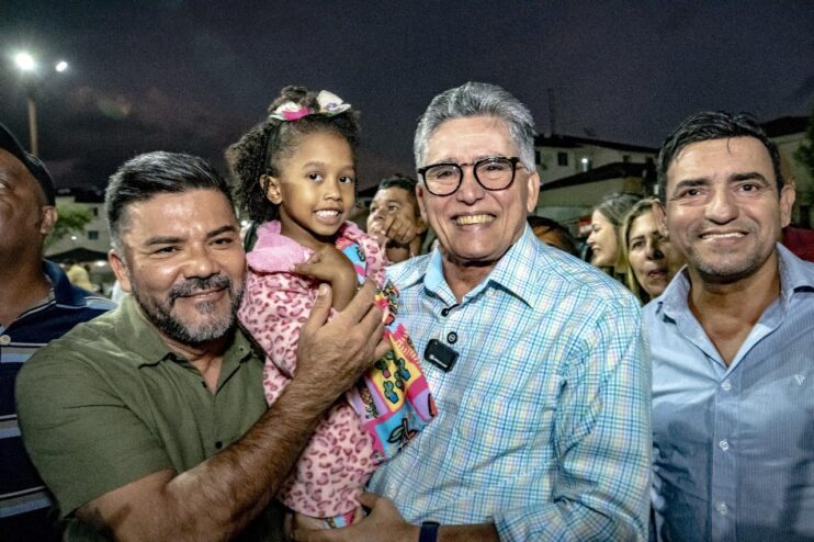 Vila Parracho comemora com festa e muita alegria a inauguração da nova praça 25