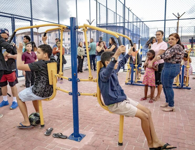 Vila Parracho comemora com festa e muita alegria a inauguração da nova praça 21