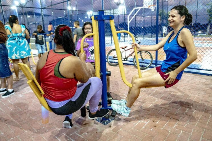 Vila Parracho comemora com festa e muita alegria a inauguração da nova praça 20