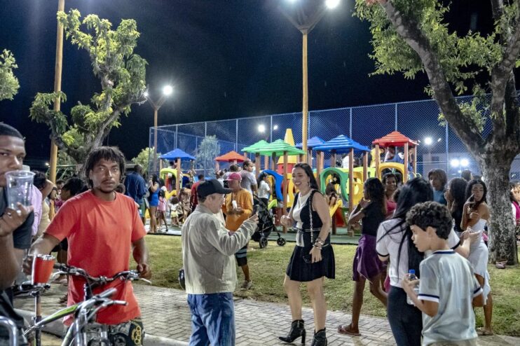 Vila Parracho comemora com festa e muita alegria a inauguração da nova praça 14