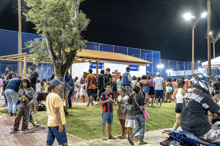 Vila Parracho comemora com festa e muita alegria a inauguração da nova praça 11