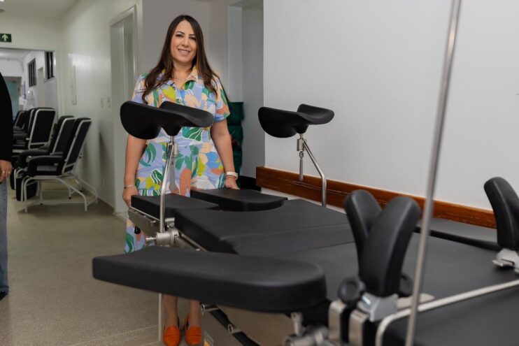 Prefeito Robério Oliveira vistoria obras de reforma do Hospital Regional de Eunápolis 18