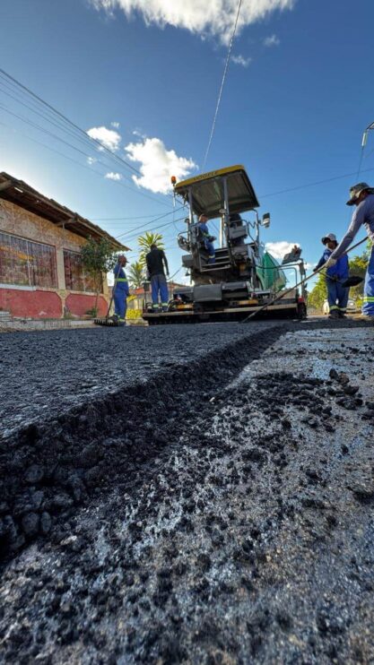 24c3ac55-6bea-4660-9750-89bd72539b90 Prefeitura de Eunápolis avança com frentes de pavimentação e obras de mobilidade em diversos bairros 14