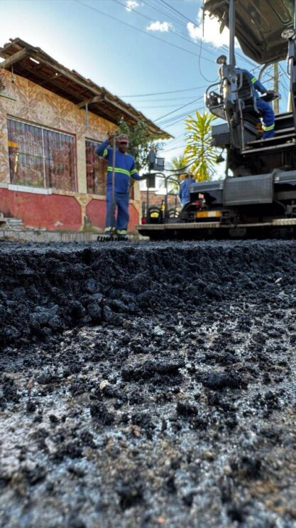 33f4d60e-b802-44a1-913b-0ad4b987d1c4 Prefeitura de Eunápolis avança com frentes de pavimentação e obras de mobilidade em diversos bairros 15