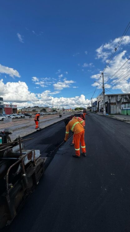 3ab72914-9a0b-4ac5-a796-7723966ed700 Prefeitura de Eunápolis avança com frentes de pavimentação e obras de mobilidade em diversos bairros 11