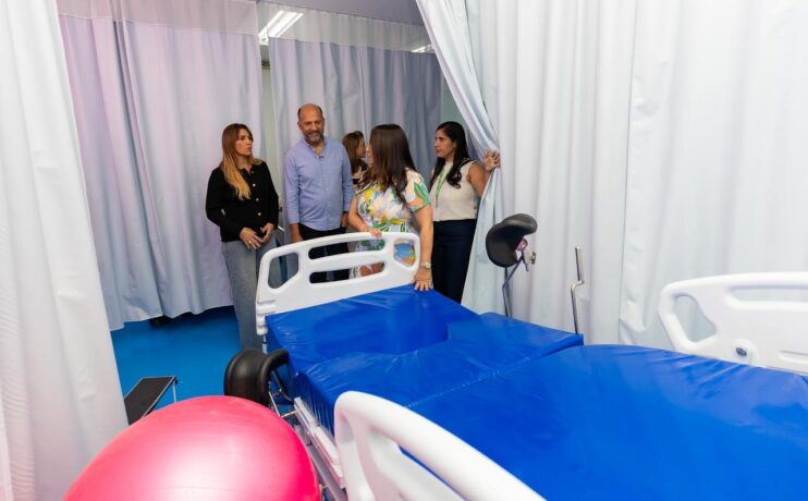 Prefeito Robério Oliveira vistoria obras de reforma do Hospital Regional de Eunápolis 15