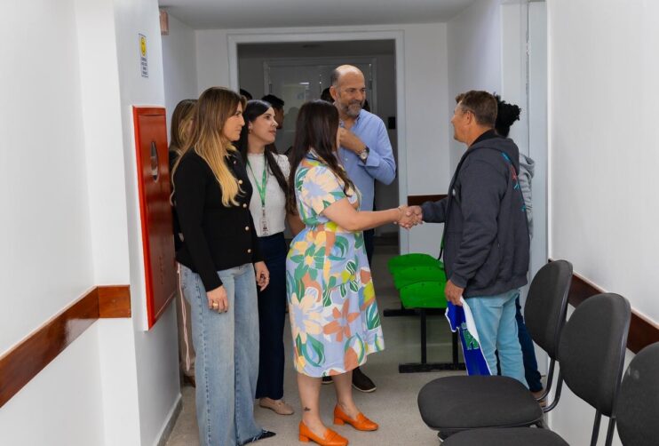 Prefeito Robério Oliveira vistoria obras de reforma do Hospital Regional de Eunápolis 16