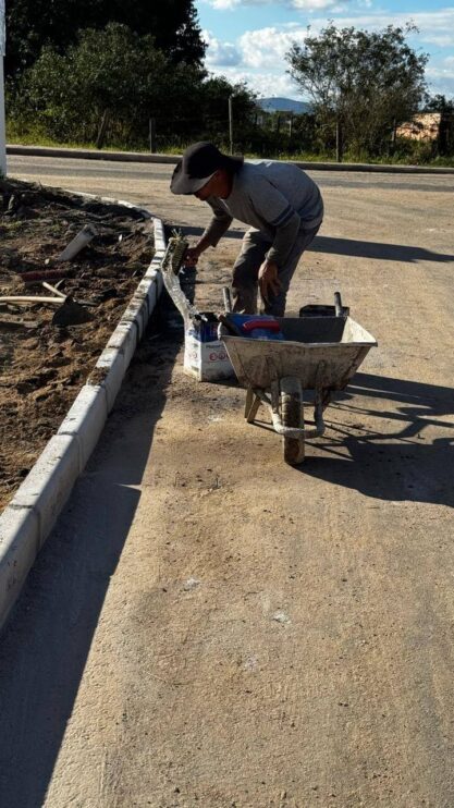 78a30026-ffad-4ca4-bb93-d1accb8d9090 Prefeitura de Eunápolis avança com frentes de pavimentação e obras de mobilidade em diversos bairros 16