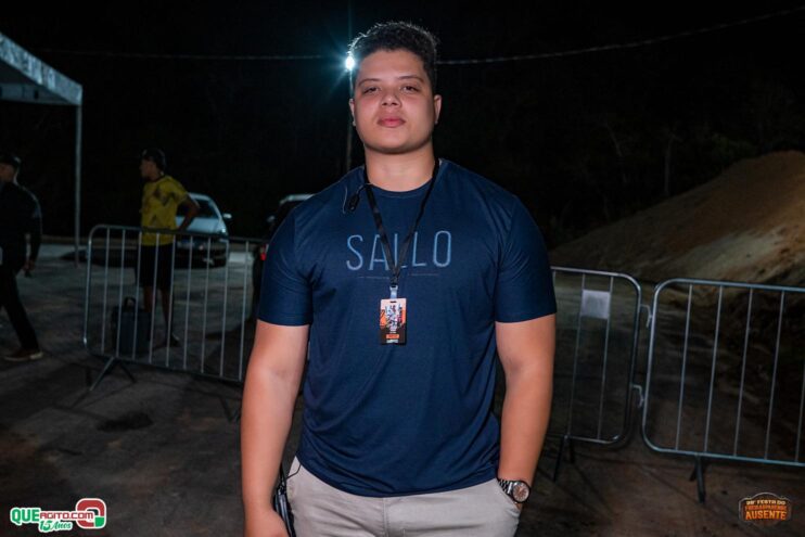 Michel Teló leva público ao delírio na terceira noite da 28ª Festa do Freigasparense Ausente 20