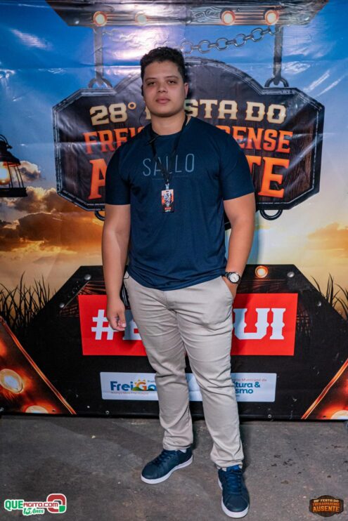 Michel Teló leva público ao delírio na terceira noite da 28ª Festa do Freigasparense Ausente 32