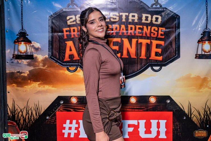 Michel Teló leva público ao delírio na terceira noite da 28ª Festa do Freigasparense Ausente 37