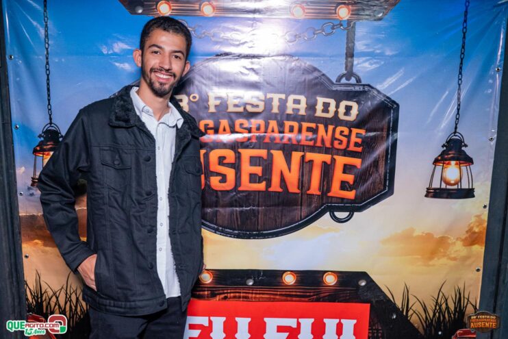 Michel Teló leva público ao delírio na terceira noite da 28ª Festa do Freigasparense Ausente 39