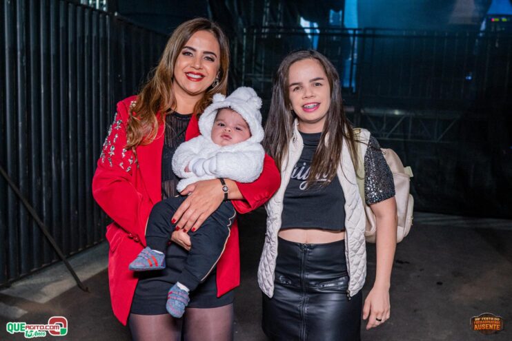 Michel Teló leva público ao delírio na terceira noite da 28ª Festa do Freigasparense Ausente 72