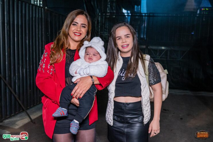 Michel Teló leva público ao delírio na terceira noite da 28ª Festa do Freigasparense Ausente 73