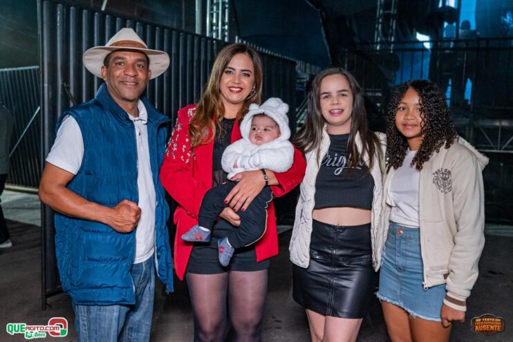 Michel Teló leva público ao delírio na terceira noite da 28ª Festa do Freigasparense Ausente 76