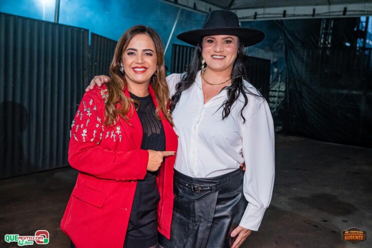 Michel Teló leva público ao delírio na terceira noite da 28ª Festa do Freigasparense Ausente 88