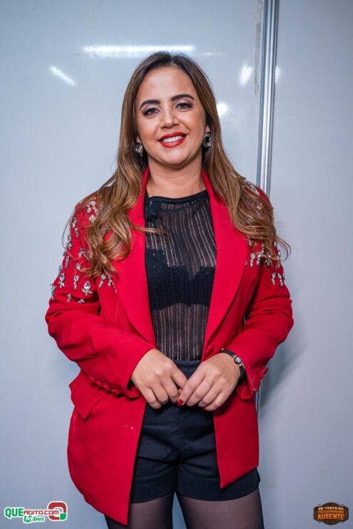 Michel Teló leva público ao delírio na terceira noite da 28ª Festa do Freigasparense Ausente 101