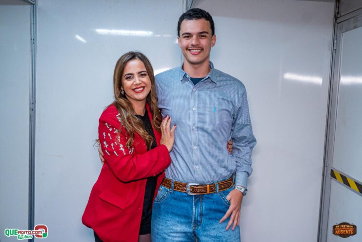 Michel Teló leva público ao delírio na terceira noite da 28ª Festa do Freigasparense Ausente 102