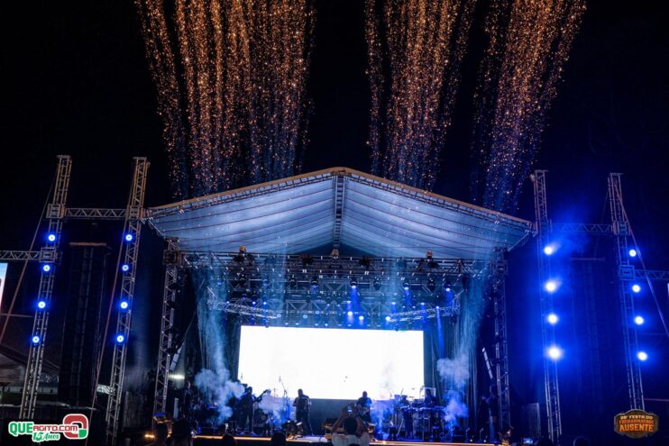 Michel Teló leva público ao delírio na terceira noite da 28ª Festa do Freigasparense Ausente 121
