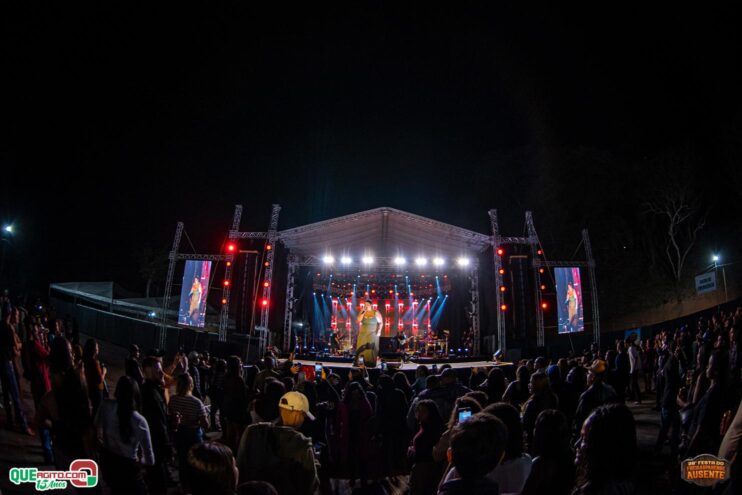 Michel Teló leva público ao delírio na terceira noite da 28ª Festa do Freigasparense Ausente 124