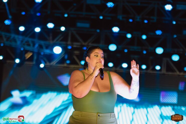 Michel Teló leva público ao delírio na terceira noite da 28ª Festa do Freigasparense Ausente 125