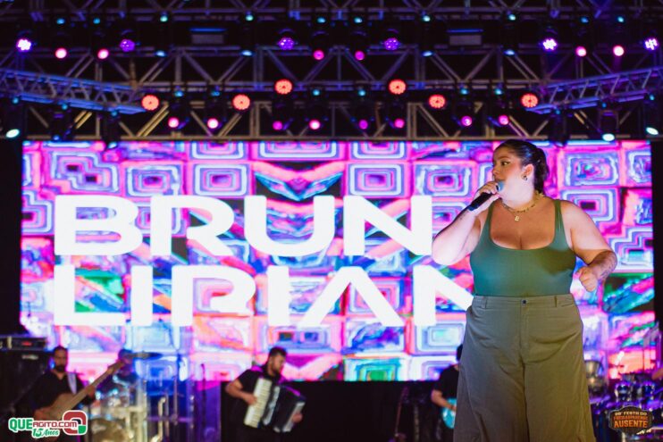 Michel Teló leva público ao delírio na terceira noite da 28ª Festa do Freigasparense Ausente 137