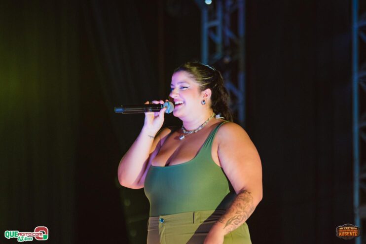 Michel Teló leva público ao delírio na terceira noite da 28ª Festa do Freigasparense Ausente 140