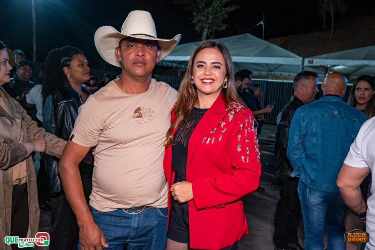 Michel Teló leva público ao delírio na terceira noite da 28ª Festa do Freigasparense Ausente 205