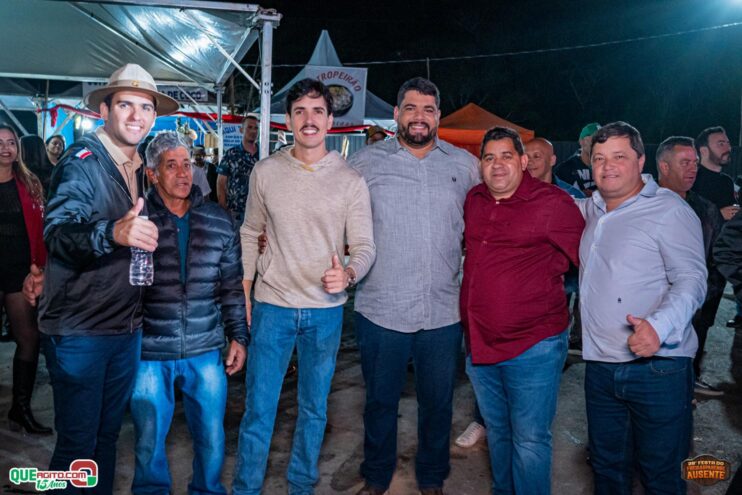 Michel Teló leva público ao delírio na terceira noite da 28ª Festa do Freigasparense Ausente 214