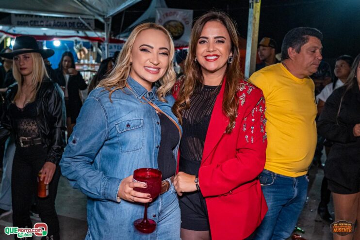 Michel Teló leva público ao delírio na terceira noite da 28ª Festa do Freigasparense Ausente 227