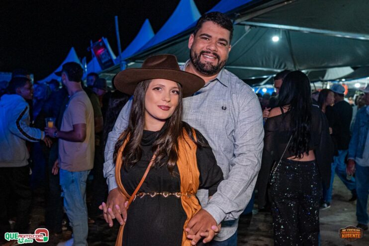 Michel Teló leva público ao delírio na terceira noite da 28ª Festa do Freigasparense Ausente 238