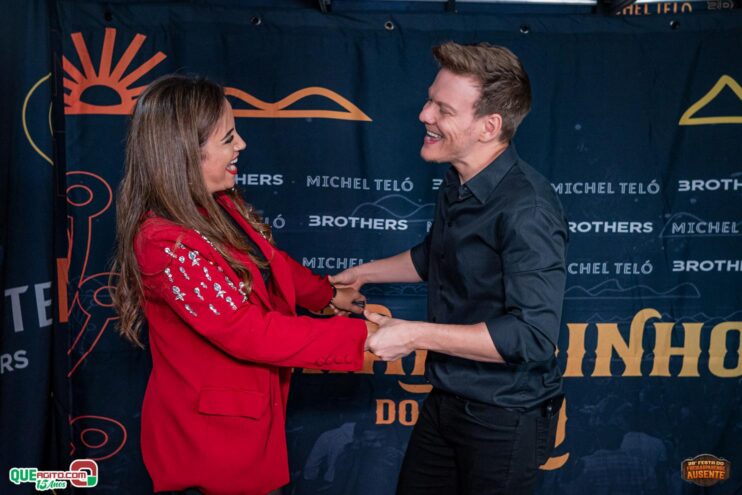 Michel Teló leva público ao delírio na terceira noite da 28ª Festa do Freigasparense Ausente 258