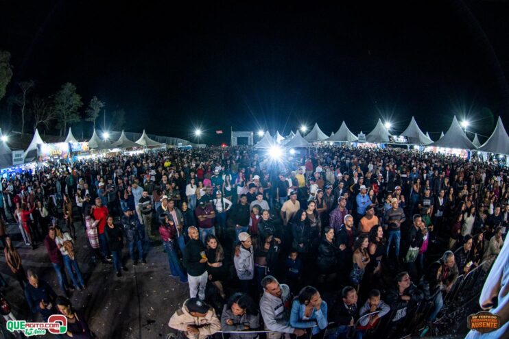 Michel Teló leva público ao delírio na terceira noite da 28ª Festa do Freigasparense Ausente 268