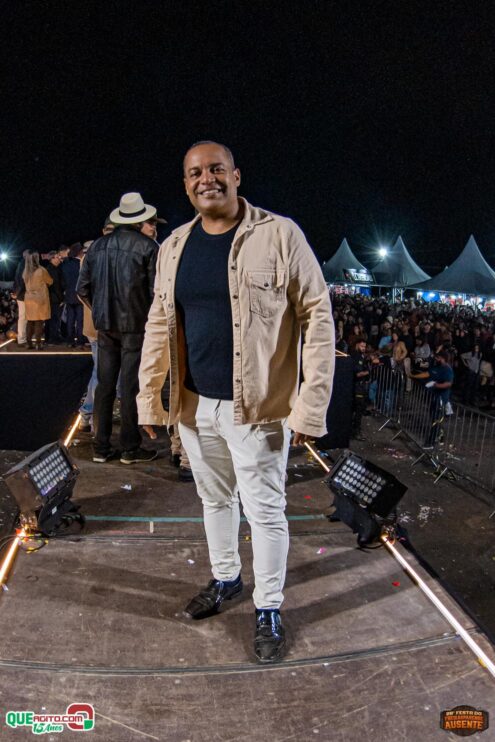 Michel Teló leva público ao delírio na terceira noite da 28ª Festa do Freigasparense Ausente 275