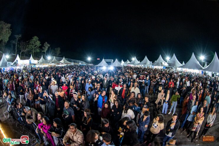 Michel Teló leva público ao delírio na terceira noite da 28ª Festa do Freigasparense Ausente 279