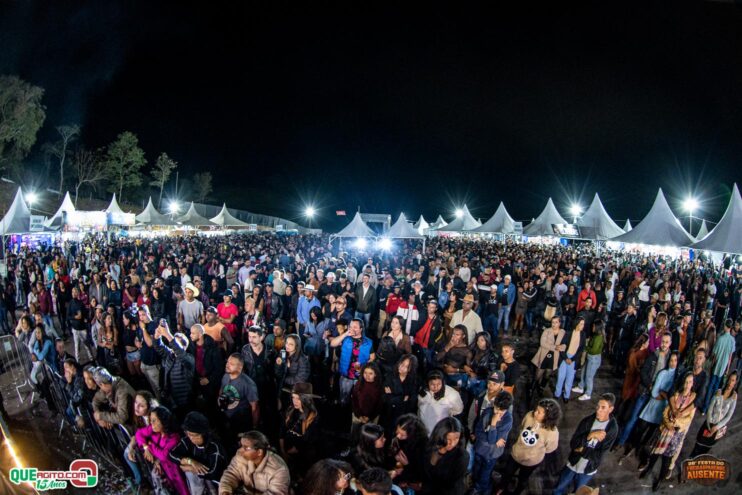 Michel Teló leva público ao delírio na terceira noite da 28ª Festa do Freigasparense Ausente 283