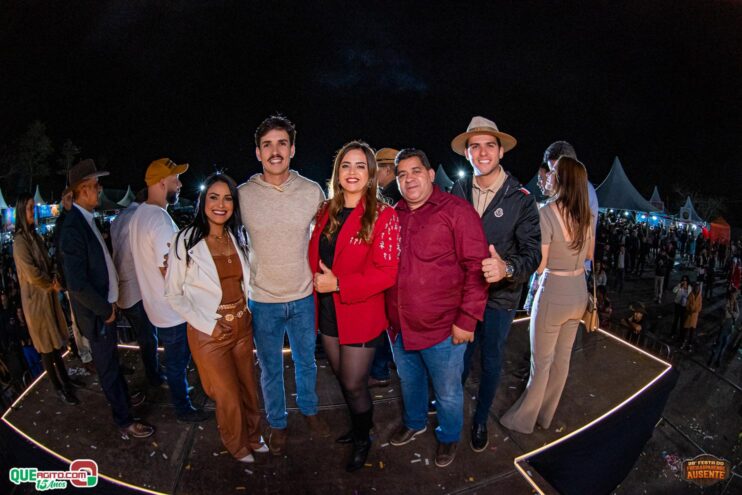 Michel Teló leva público ao delírio na terceira noite da 28ª Festa do Freigasparense Ausente 285